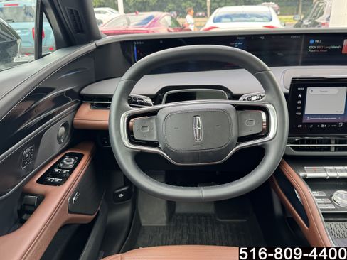 Used 2026 Lincoln Nautilus Reserve AWD/4WD image 16