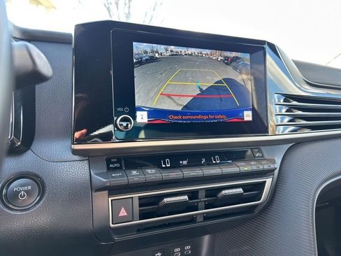 Used 2025 Toyota Camry SE image 22