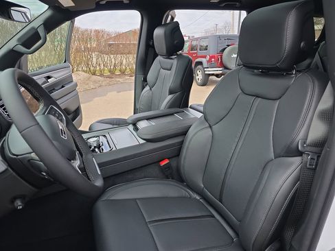 New 2026 Jeep Grand Wagoneer Limited image 17