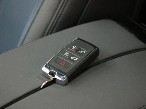 Used 2026 Land Rover Range Rover Velar Dynamic SE AWD/4WD image 37