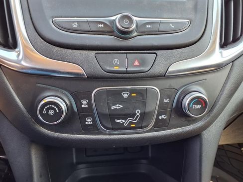 Used 2022 Chevrolet Equinox LT image 12