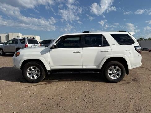 Used 2023 Toyota 4Runner SR5 Premium w/ SR5 Premium Package AWD/4WD image 2