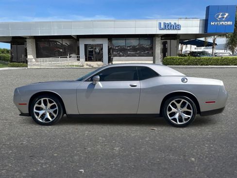 Used 2016 Dodge Challenger SXT Plus RWD image 6