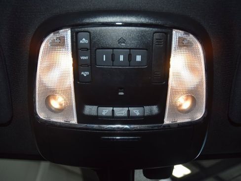 Used 2020 Jeep Grand Cherokee Altitude image 47