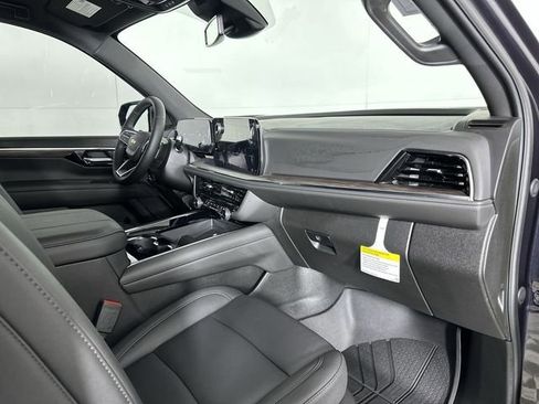 New 2026 Chevrolet Suburban LT w/ Comfort Package AWD/4WD image 29