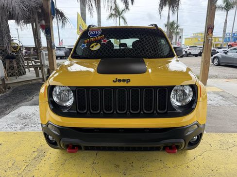 Used 2016 Jeep Renegade Trailhawk AWD/4WD image 2