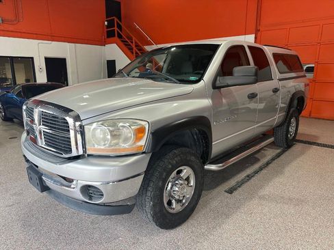 Used 2006 Dodge Ram 2500 Truck SLT w/ TRX4 Group image 9