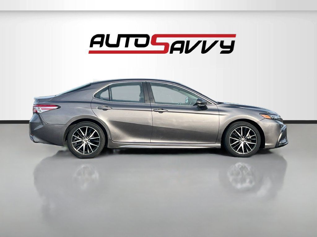 Used 2023 Toyota Camry SE FWD image 8