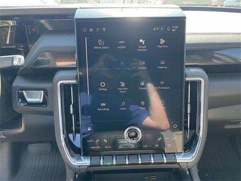 New 2026 GMC Yukon XL Elevation image 25