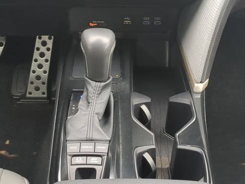 Used 2025 Toyota Camry SE AWD/4WD image 17