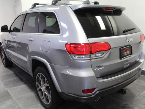 Used 2018 Jeep Grand Cherokee Limited AWD/4WD image 4