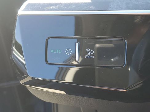 Used 2024 Audi Q8 e-tron Premium Plus image 23