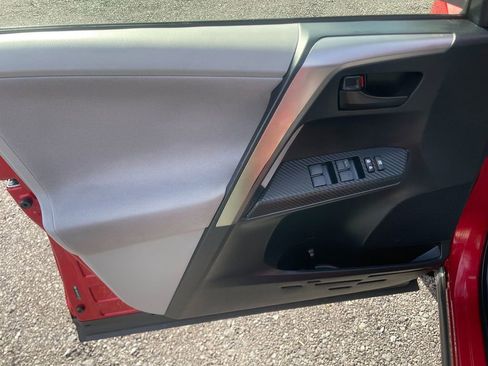 Used 2013 Toyota RAV4 LE AWD/4WD image 11