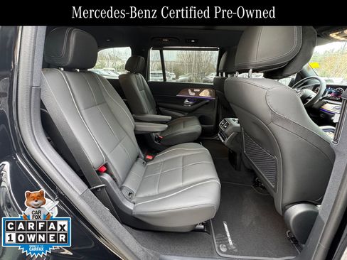 Used 2025 Mercedes-Benz GLS 580 4MATIC image 11
