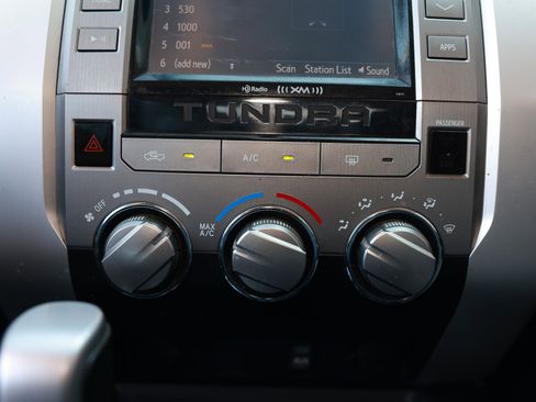 Used 2017 Toyota Tundra SR5 w/ SR5 Upgrade Package image 39