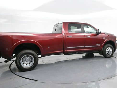 Used 2022 RAM 3500 Limited w/ Body Color Bumper Group image 8