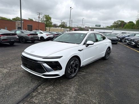 New 2026 Hyundai Sonata SEL FWD image 3