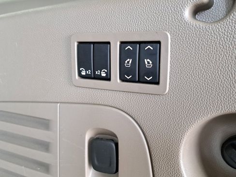 Used 2019 Chevrolet Suburban Premier image 41