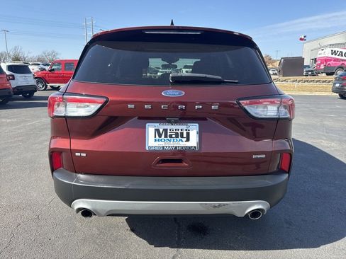 Used 2021 Ford Escape SE image 4