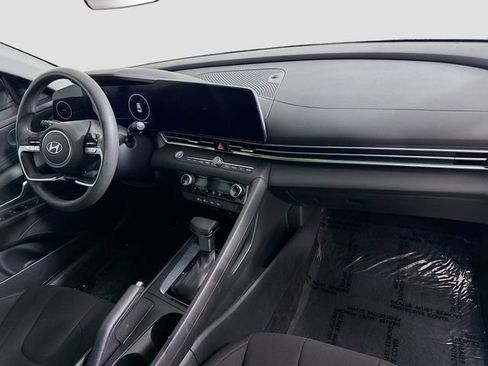 Used 2024 Hyundai Elantra SEL image 27