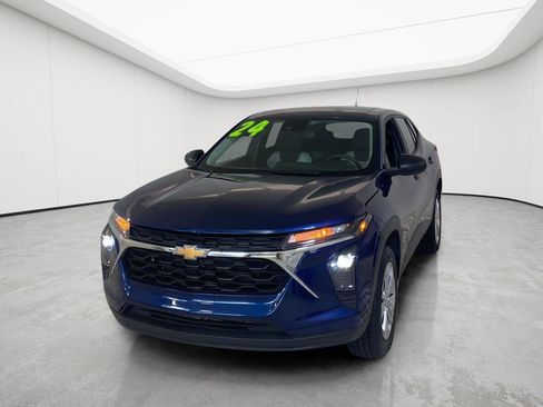 Used 2024 Chevrolet Trax LS FWD image 3