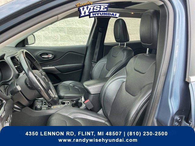 Used 2019 Jeep Cherokee Limited AWD/4WD image 13