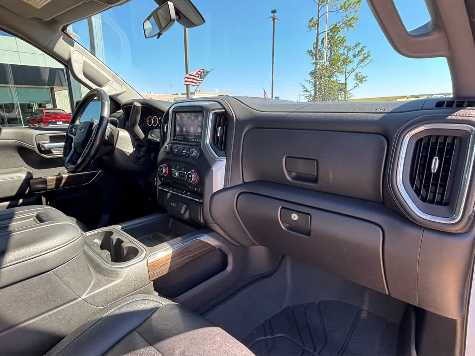 Used 2020 Chevrolet Silverado 1500 RST w/ Texas Edition AWD/4WD image 11