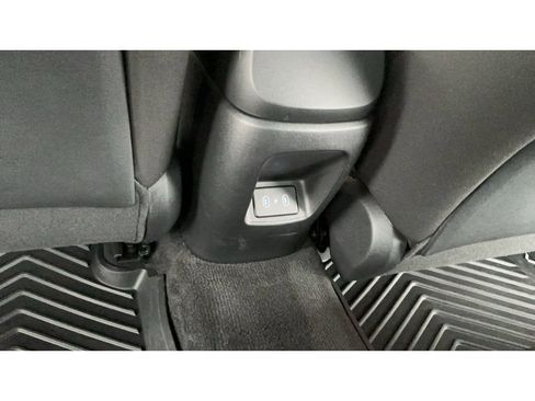 Certified 2025 Hyundai Elantra Sport image 12