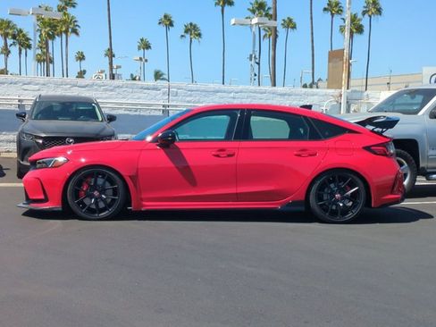 Used 2025 Honda Civic Type R image 9