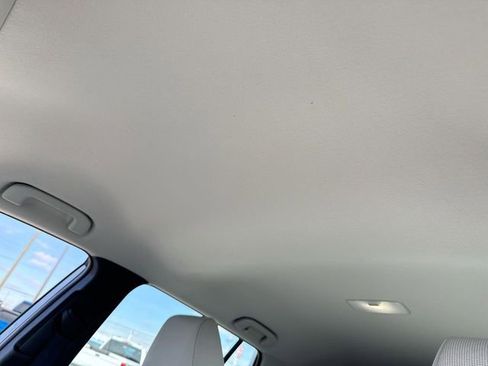 Used 2022 Toyota Corolla Cross L image 22