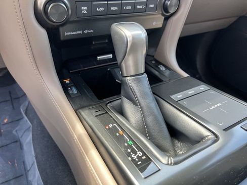 Used 2023 Lexus GX 460 Premium w/ Accessory Package AWD/4WD image 18