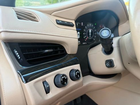 Used 2019 Cadillac Escalade ESV Platinum image 12
