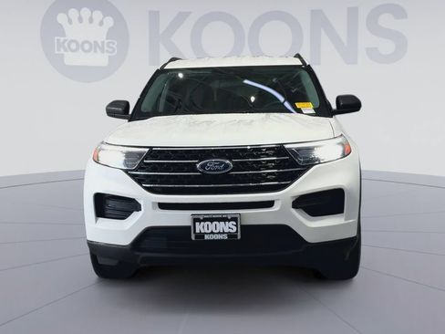 Used 2023 Ford Explorer XLT AWD/4WD image 4