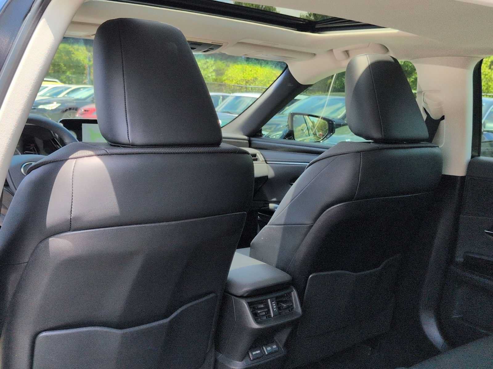 Used 2024 Lexus ES 350 w/ Premium Package FWD image 19