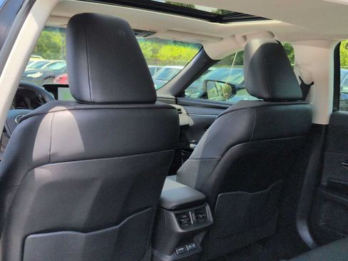 Used 2024 Lexus ES 350 w/ Premium Package FWD image 19
