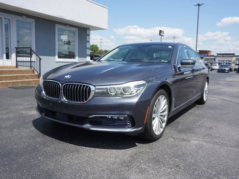Used 2016 BMW 740i RWD image 1