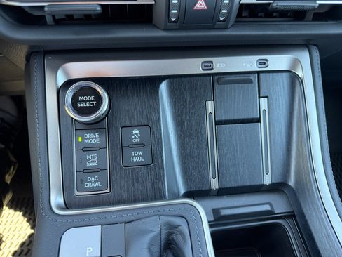 Used 2026 Lexus GX 550 AWD/4WD image 29