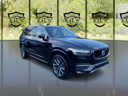 Used 2018 Volvo XC90 T6 Momentum w/ Convenience Package image 3
