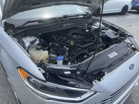 Used 2019 Ford Fusion SEL FWD image 29