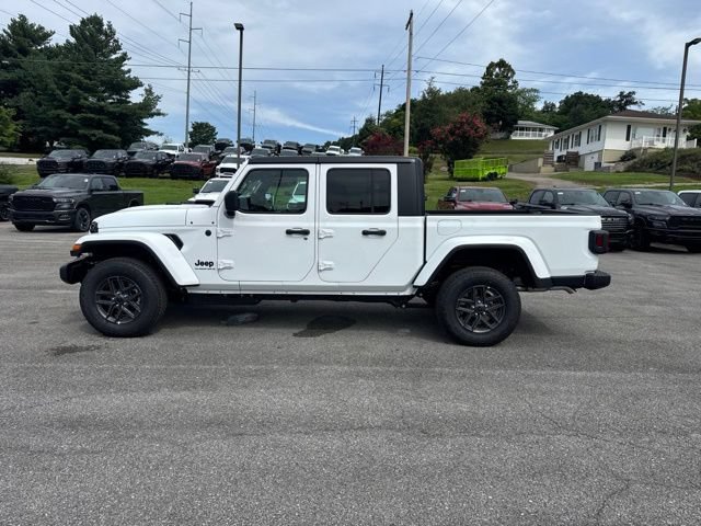 New 2026 Jeep Gladiator Sport AWD/4WD image 4