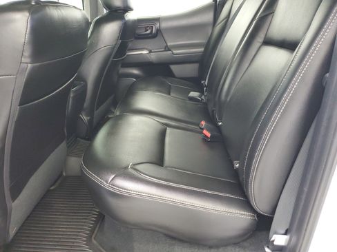 Used 2023 Toyota Tacoma SR5 RWD image 11