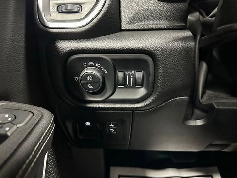 Used 2025 RAM 1500 Laramie image 18