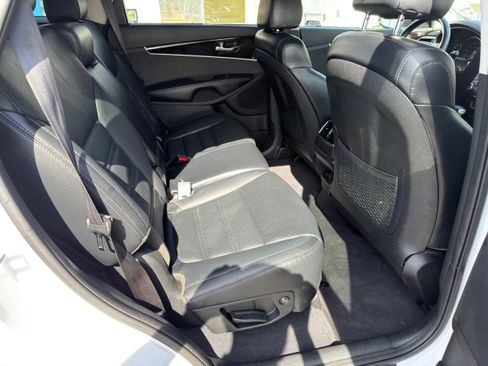Used 2020 Kia Sorento EX image 12