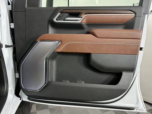 New 2025 GMC Sierra 2500 Denali Ultimate w/ Max Trailering Package image 13