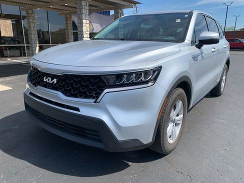 Used 2022 Kia Sorento LX FWD image 7