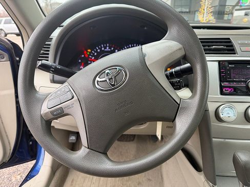 Used 2011 Toyota Camry image 12