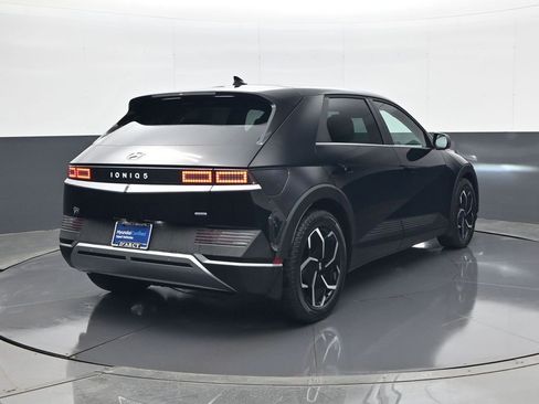 Certified 2023 Hyundai Ioniq 5 SEL w/ Cargo Package image 5