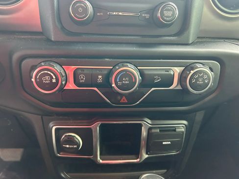 Used 2019 Jeep Wrangler Unlimited Sport AWD/4WD image 15