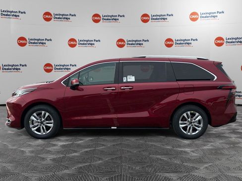 New 2026 Toyota Sienna Limited image 4