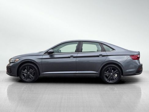 Used 2024 Volkswagen Jetta SE FWD image 8
